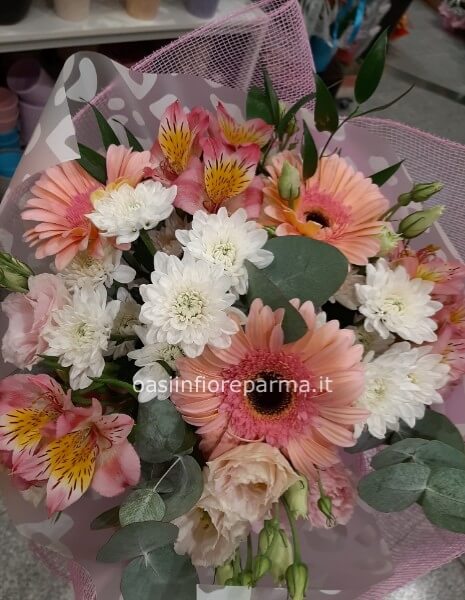 Bouquet di fiori misti a partire da