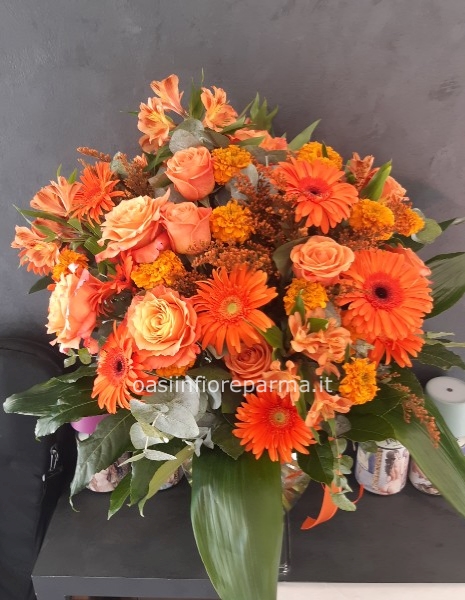 Qualunque composizione vogliate noi ve la prepariamo con i fiori di stagione  contattateci 